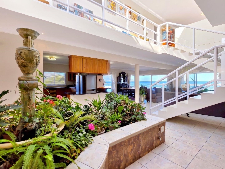 5 Bedroom Property for Sale in Bloubergstrand Western Cape